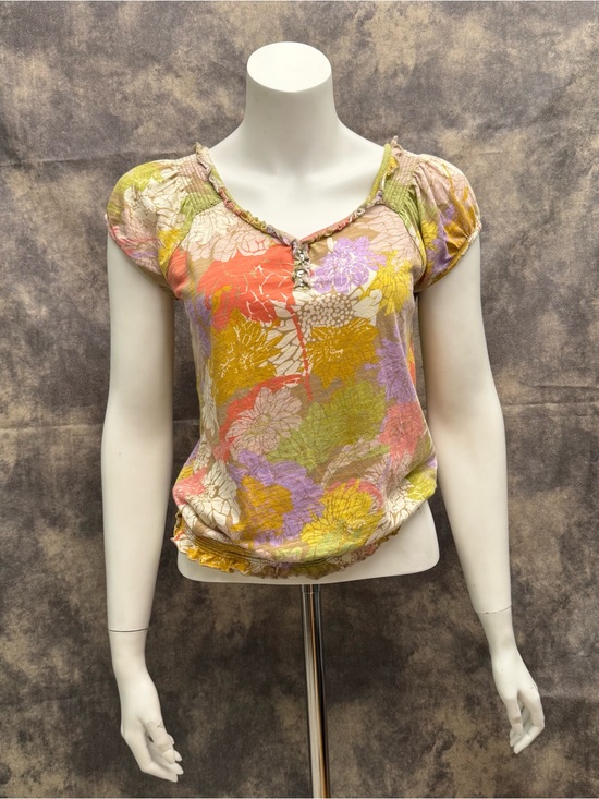 Nine West Tops - Nine West Multicolor Floral Cap-Sleeve V-Neck Top